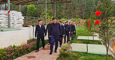 贛州市委常委、常務(wù)副市長高世文一行先后到挺進環(huán)保定南馬山逕、龍南黃沙稀土尾水項目調(diào)研