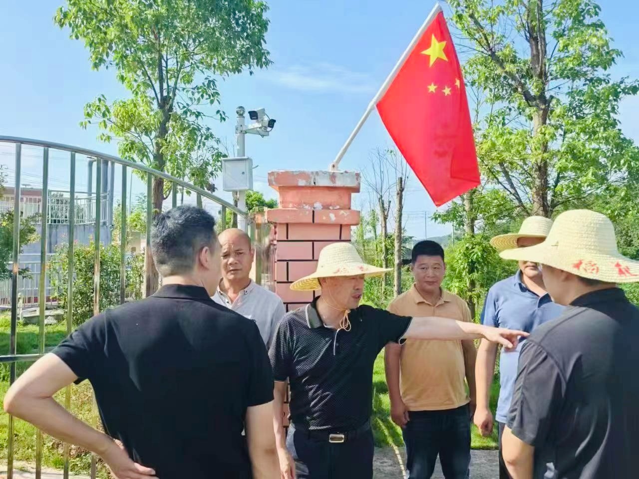 贛州市政府副市長(zhǎng)、區(qū)委書記連天浪一行蒞臨我司污水處理廠指導(dǎo)